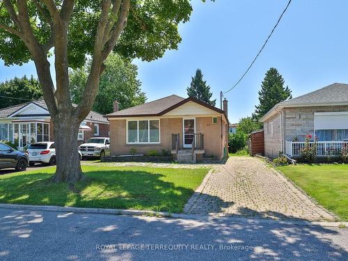 13 Bardwell Cres, Toronto, ON - Outdoor