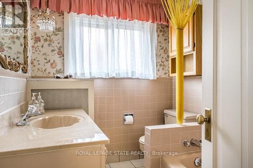 178 St Clair Boulevard, Hamilton (St. Clair), ON - Indoor Photo Showing Bathroom