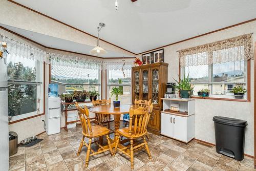 77-12560 Westside Road, Vernon, BC - Indoor Photo Showing Dining Room