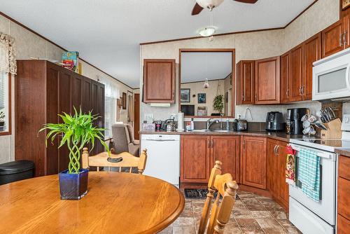 77-12560 Westside Road, Vernon, BC - Indoor Photo Showing Kitchen