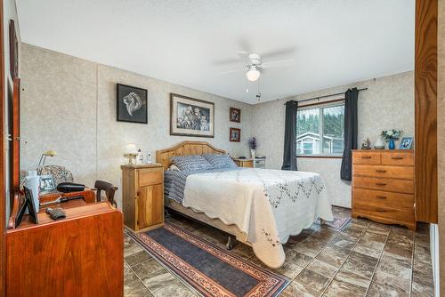 77-12560 Westside Road, Vernon, BC - Indoor Photo Showing Bedroom