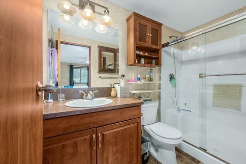 77-12560 Westside Road, Vernon, BC - Indoor Photo Showing Bathroom