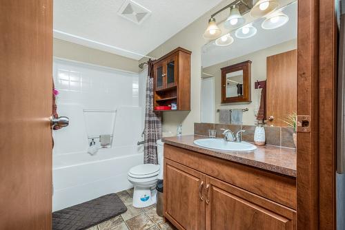 77-12560 Westside Road, Vernon, BC - Indoor Photo Showing Bathroom