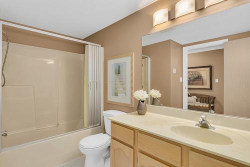 100-2477 Ingram Road, West Kelowna, BC - Indoor Photo Showing Bathroom