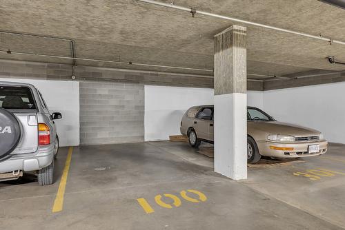 100-2477 Ingram Road, West Kelowna, BC - Indoor Photo Showing Garage