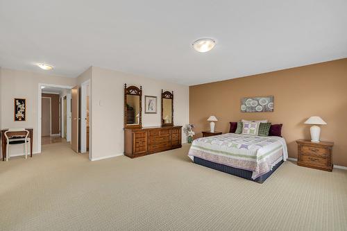 100-2477 Ingram Road, West Kelowna, BC - Indoor Photo Showing Bedroom