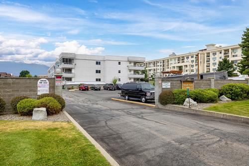 100-2477 Ingram Road, West Kelowna, BC - Outdoor