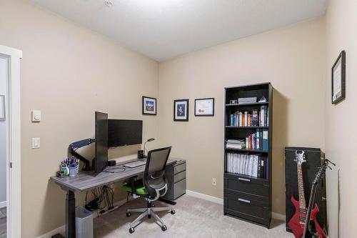 106-3735 Casorso Road, Kelowna, BC - Indoor Photo Showing Other Room