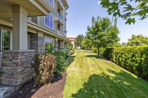 106-3735 Casorso Road, Kelowna, BC - Outdoor