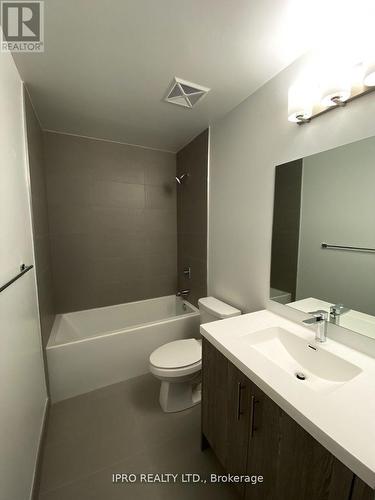 316 - 286 Main Street, Toronto (East End-Danforth), ON - Indoor Photo Showing Bathroom