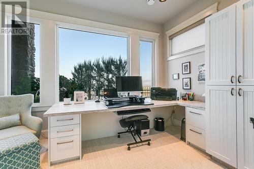 734 Kuipers Crescent, Kelowna, BC - Indoor Photo Showing Office