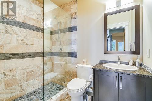 734 Kuipers Crescent, Kelowna, BC - Indoor Photo Showing Bathroom