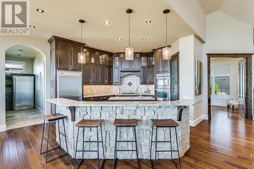 734 Kuipers Crescent, Kelowna, BC - Indoor Photo Showing Kitchen With Upgraded Kitchen