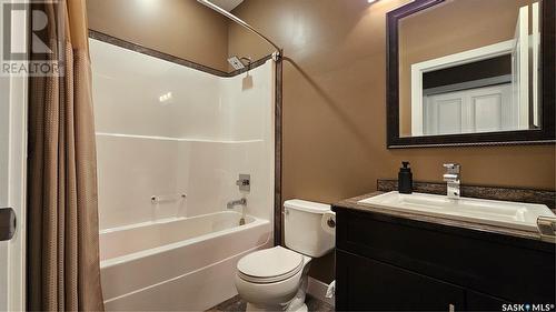 512 16Th Avenue, Humboldt, SK - Indoor Photo Showing Bathroom