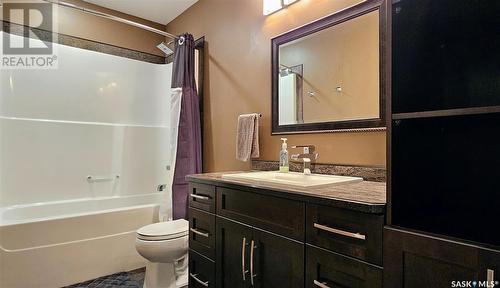 512 16Th Avenue, Humboldt, SK - Indoor Photo Showing Bathroom