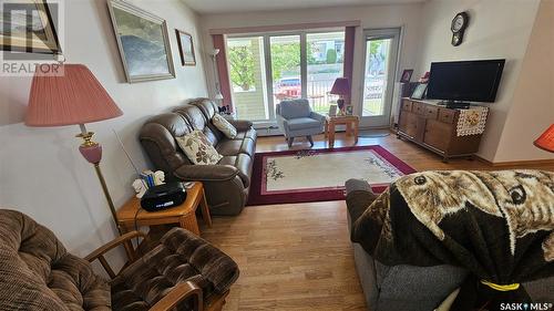 107 230 Lister Kaye Crescent, Swift Current, SK - Indoor Photo Showing Living Room