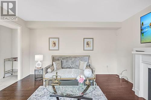 15 Douglas Kemp Crescent, Clarington (Bowmanville), ON - Indoor Photo Showing Living Room