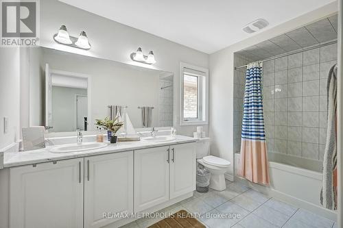 15 Douglas Kemp Crescent, Clarington (Bowmanville), ON - Indoor Photo Showing Bathroom