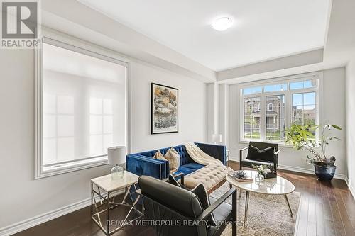 15 Douglas Kemp Crescent, Clarington (Bowmanville), ON - Indoor Photo Showing Living Room