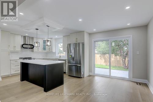 20 Heggie Road, Brampton (Madoc), ON - Indoor Photo Showing Kitchen With Upgraded Kitchen