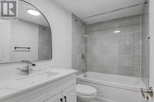 20 Heggie Road, Brampton (Madoc), ON - Indoor Photo Showing Bathroom