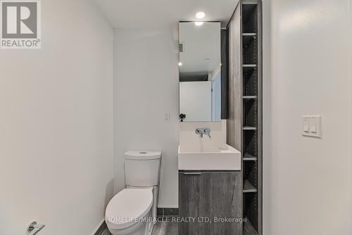 1706 - 370 Martha Street, Burlington (Brant), ON - Indoor Photo Showing Bathroom