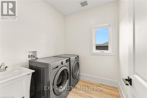 39 Alicia Crescent, Niagara Falls, ON - Indoor Photo Showing Laundry Room