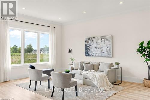 39 Alicia Crescent, Niagara Falls, ON - Indoor Photo Showing Dining Room