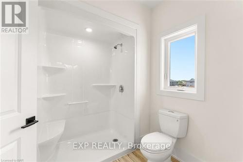 39 Alicia Crescent, Niagara Falls, ON - Indoor Photo Showing Bathroom