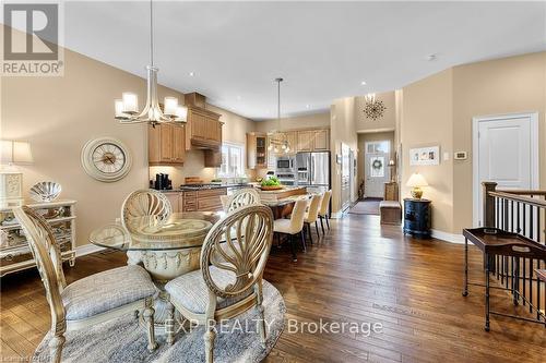 43 - 3232 Montrose Road, Niagara Falls, ON - Indoor Photo Showing Dining Room