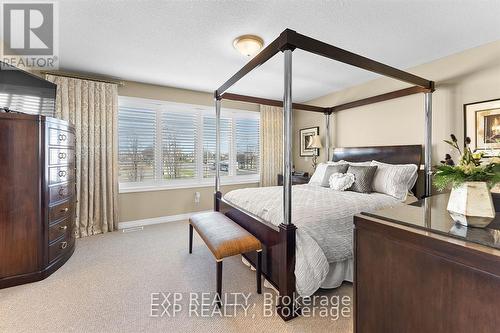 4776 Victor Drive, Niagara Falls, ON - Indoor Photo Showing Bedroom