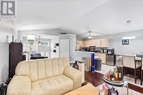 3283 Northway Avenue, Windsor, ON - Indoor Photo Showing Living Room