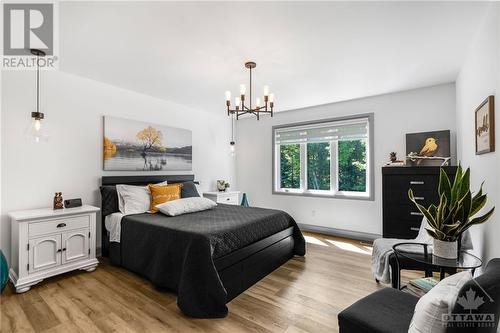 336 Limoges Road, Limoges, ON - Indoor Photo Showing Bedroom