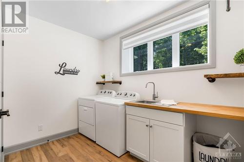 336 Limoges Road, Limoges, ON - Indoor Photo Showing Laundry Room