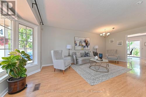 5640 Rosaline Road, Burlington (Orchard), ON - Indoor Photo Showing Living Room