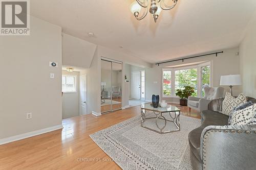 5640 Rosaline Road, Burlington (Orchard), ON - Indoor Photo Showing Living Room