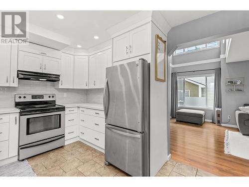 160 Celano Crescent Unit# 106, Kelowna, BC - Indoor Photo Showing Kitchen