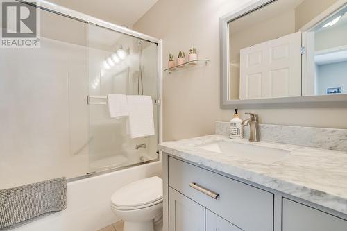 4275 Simeon Court, Kelowna, BC - Indoor Photo Showing Bathroom