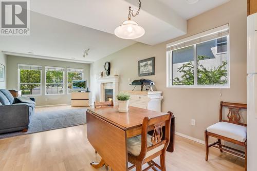 4275 Simeon Court, Kelowna, BC - Indoor Photo Showing Living Room With Fireplace