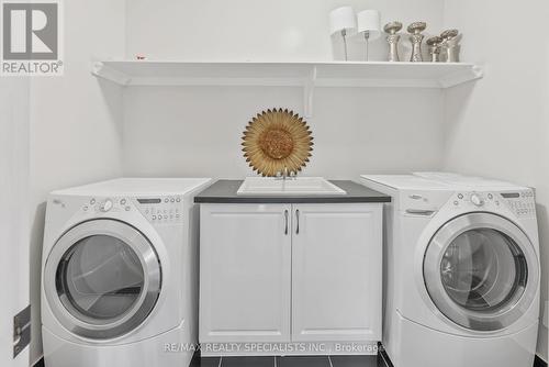 3265 Paul Henderson Drive, Mississauga (Churchill Meadows), ON - Indoor Photo Showing Laundry Room