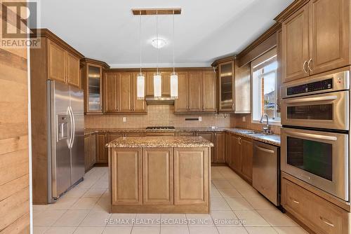 3265 Paul Henderson Drive, Mississauga (Churchill Meadows), ON - Indoor Photo Showing Kitchen With Double Sink