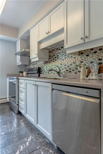 174 Herkimer Street|Unit #304, Hamilton, ON - Indoor Photo Showing Kitchen With Upgraded Kitchen