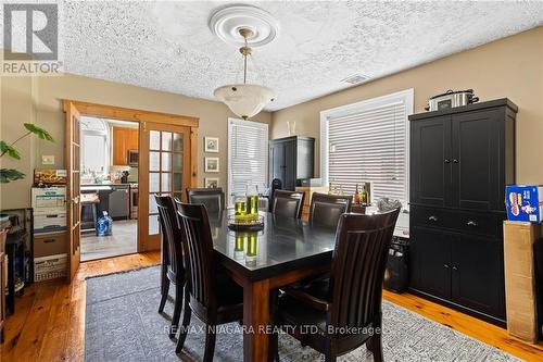 4027 Main Street, Niagara Falls, ON - Indoor Photo Showing Dining Room