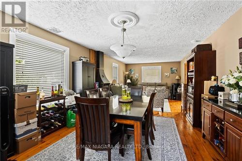 4027 Main Street, Niagara Falls, ON - Indoor Photo Showing Dining Room