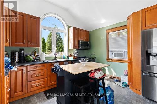 4027 Main Street, Niagara Falls, ON - Indoor Photo Showing Kitchen With Double Sink