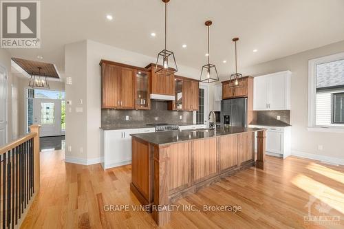 269 Turquoise Street, Prescott And Russell, ON - Indoor Photo Showing Kitchen With Upgraded Kitchen