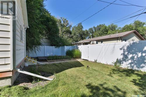 1109 9Th Avenue Nw, Moose Jaw, SK - Outdoor