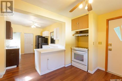 1109 9Th Avenue Nw, Moose Jaw, SK - Indoor Photo Showing Kitchen