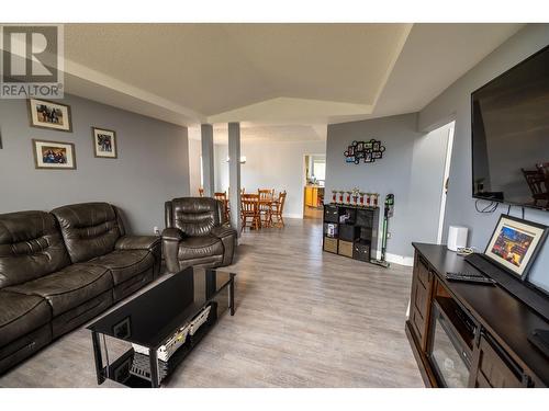 5706 Kovachich Drive, Prince George, BC - Indoor Photo Showing Living Room