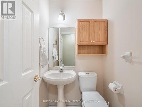 10 Silmoro Court, Vaughan (Maple), ON - Indoor Photo Showing Bathroom